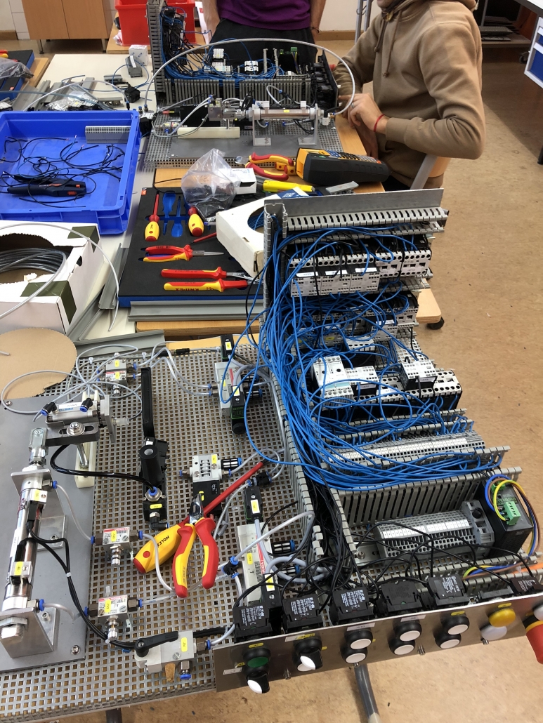 Elektro Pneumatik Berufsschule für Metall Design Mechatronik